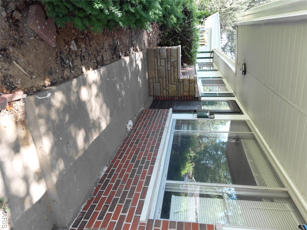 9736 Lanier Drive Property Photo 10