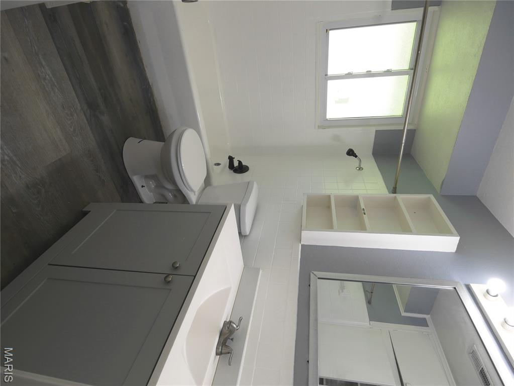 9736 Lanier Drive Property Photo 12