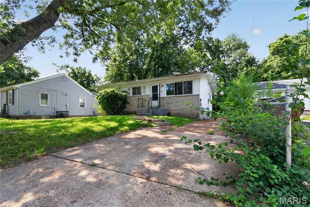 7480 Castro Drive Property Photo 3