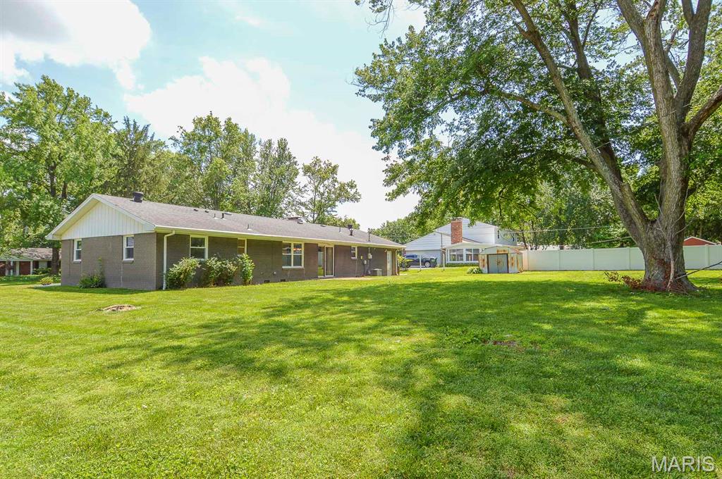 37 Hemlock Property Photo 5