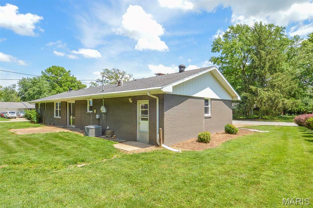 37 Hemlock Property Photo 8
