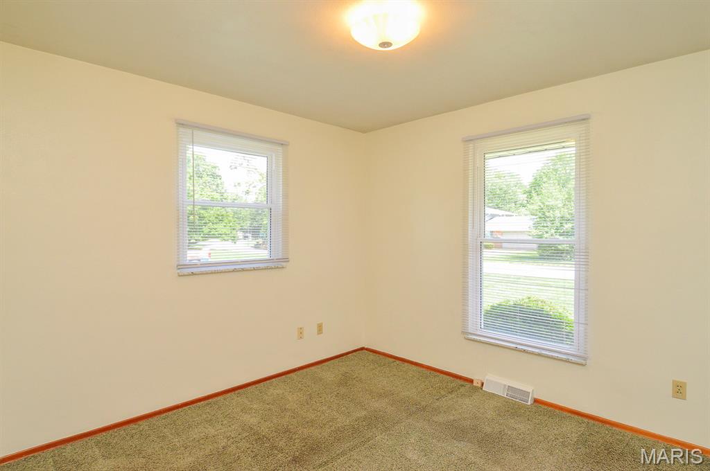37 Hemlock Property Photo 28
