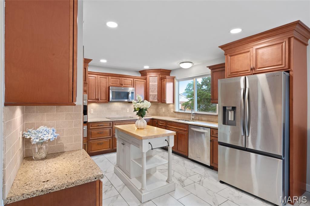 5812 Birch Hollow Drive Property Photo 10