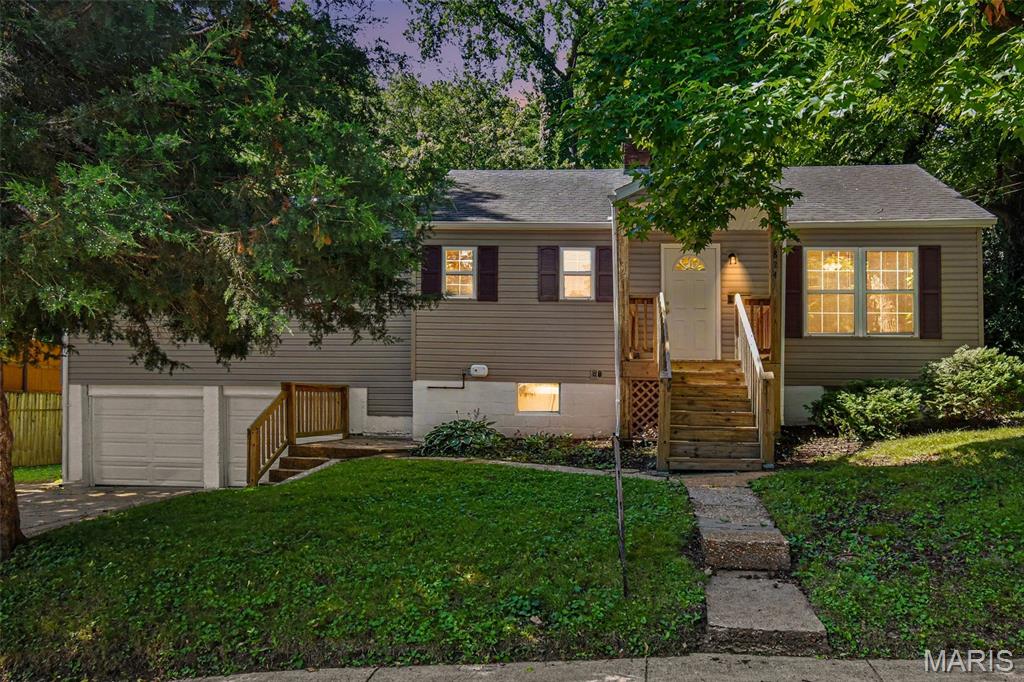 824 N Forest Avenue Property Photo 1