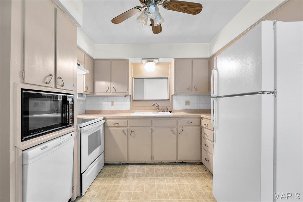 2400 Albert Rasche Drive Property Photo 6