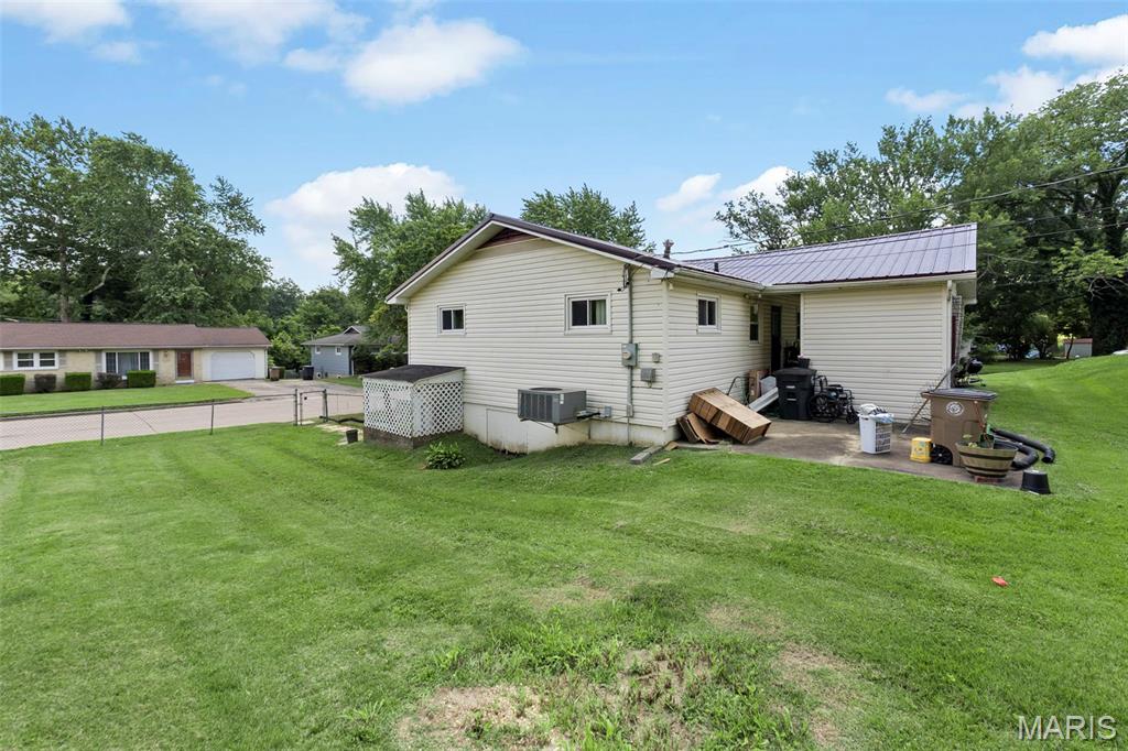 2400 Albert Rasche Drive Property Photo 17