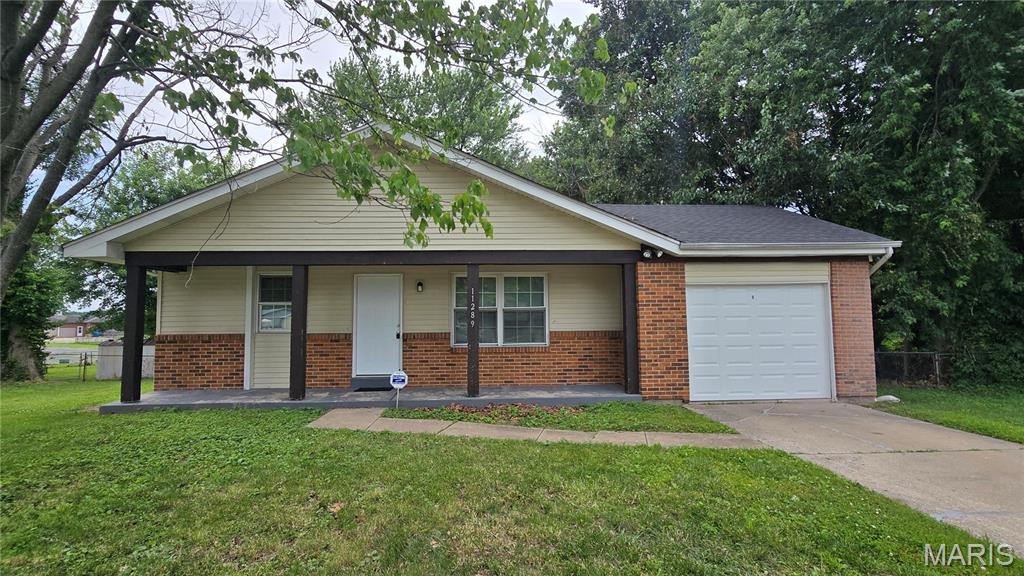 11289 Aspen Woods Drive Property Photo 1