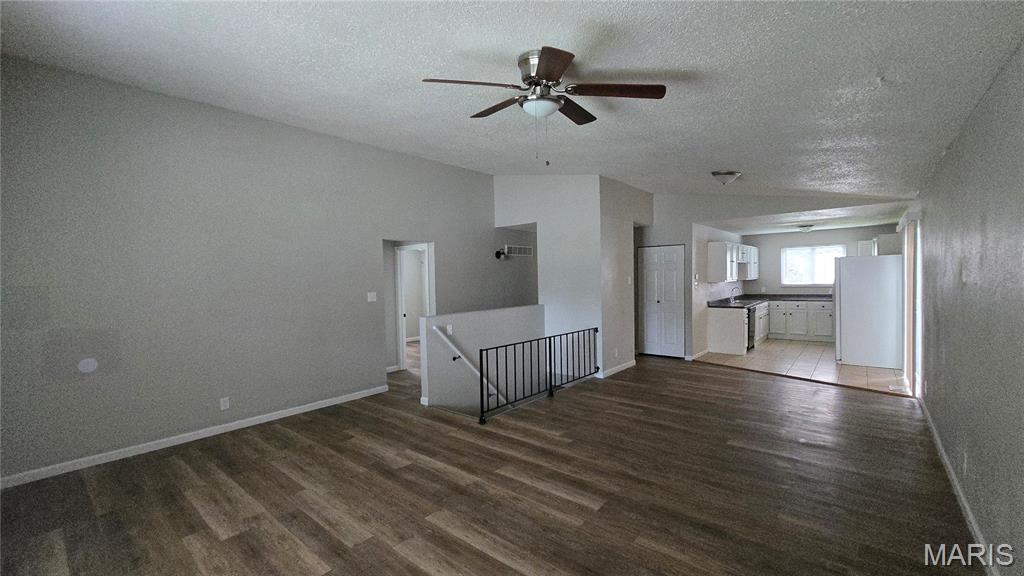 11289 Aspen Woods Drive Property Photo 4