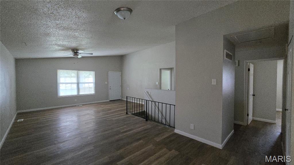11289 Aspen Woods Drive Property Photo 5