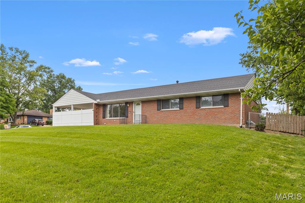 1001 Schulte Road Property Photo 2