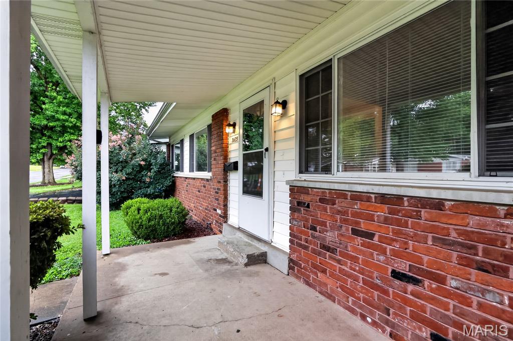 3625 Hambletonian Drive Property Photo 5