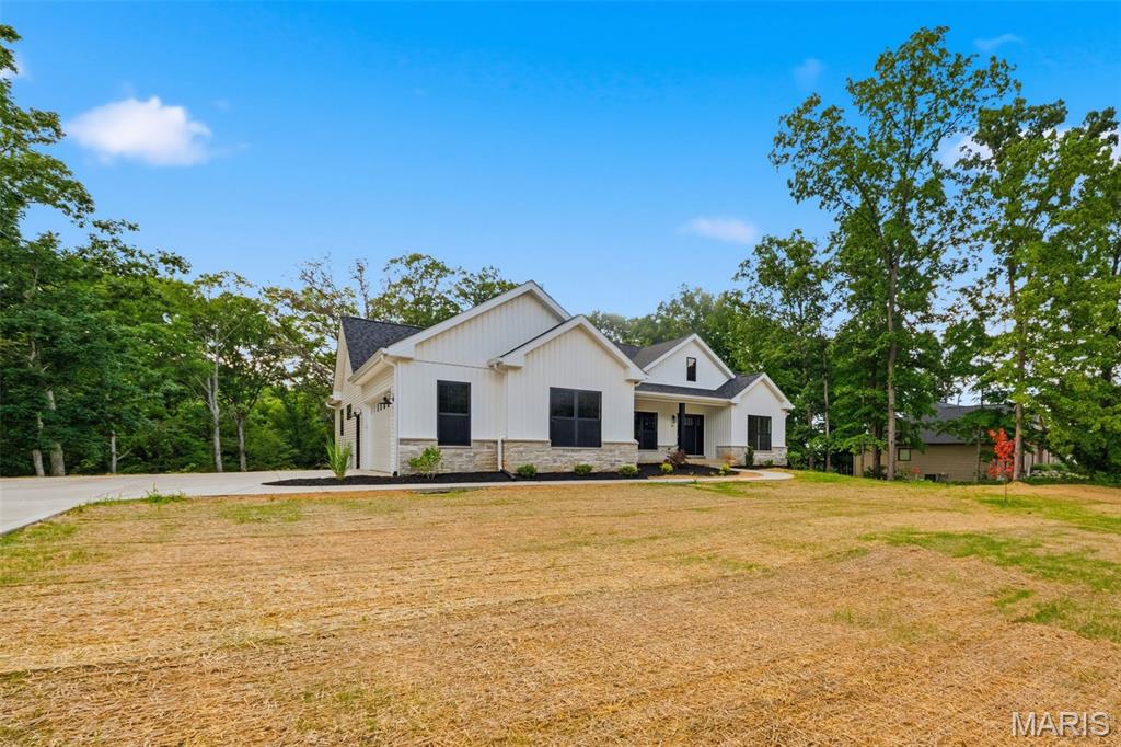 15 Woodline Drive Property Photo 4