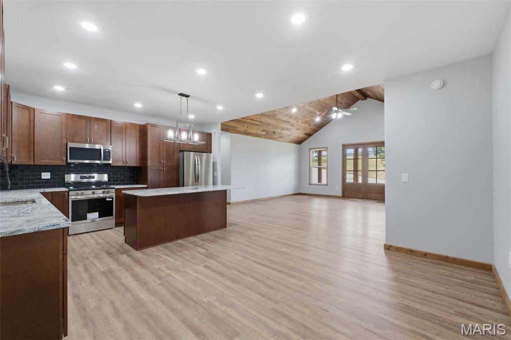 140 M- Boroughs Street Property Photo 14