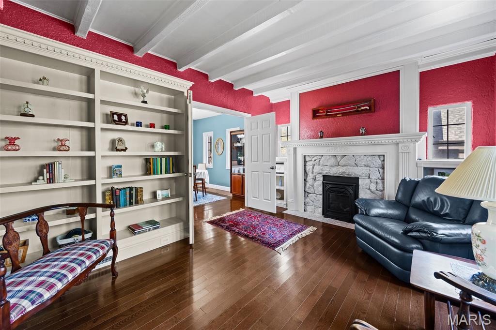 332 Newport Avenue Property Photo 4