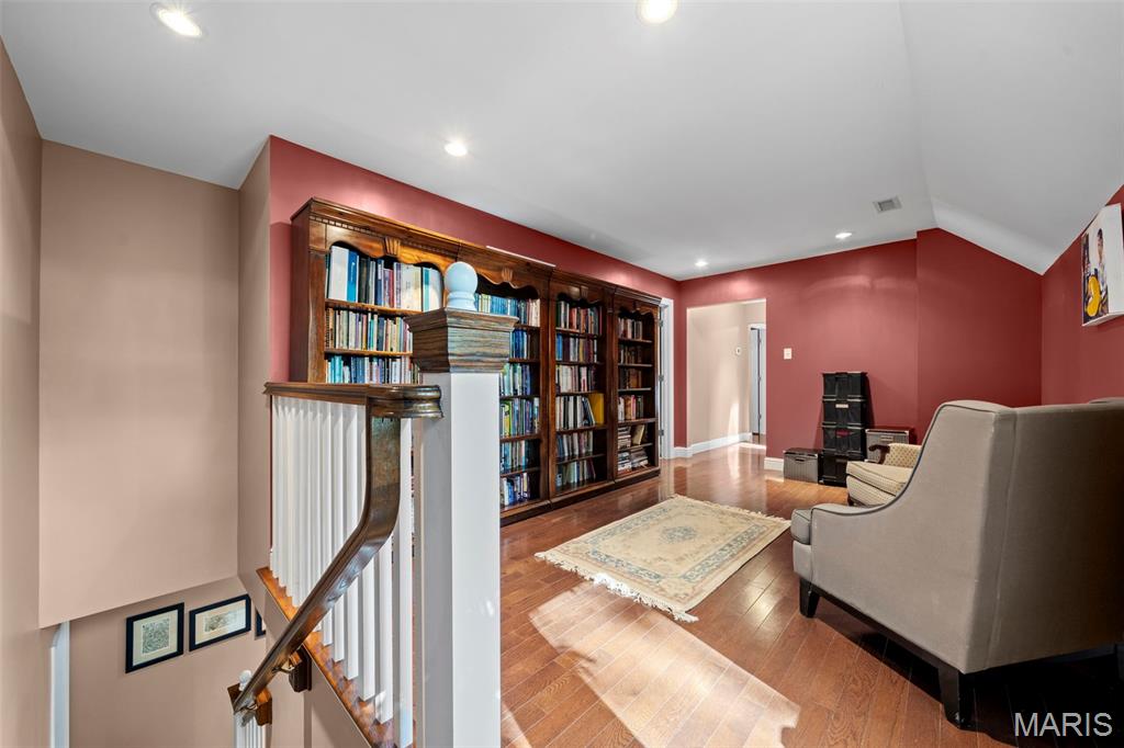 332 Newport Avenue Property Photo 21
