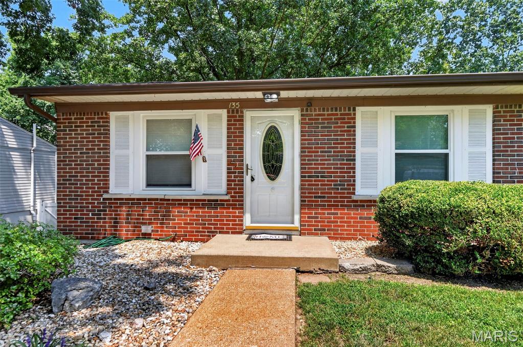 135 Linnview Drive Property Photo 2