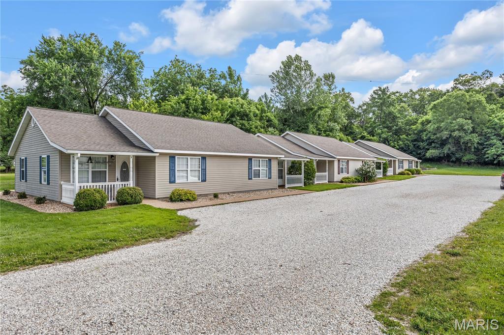 1011 Schieffers Branch Road Property Photo 1