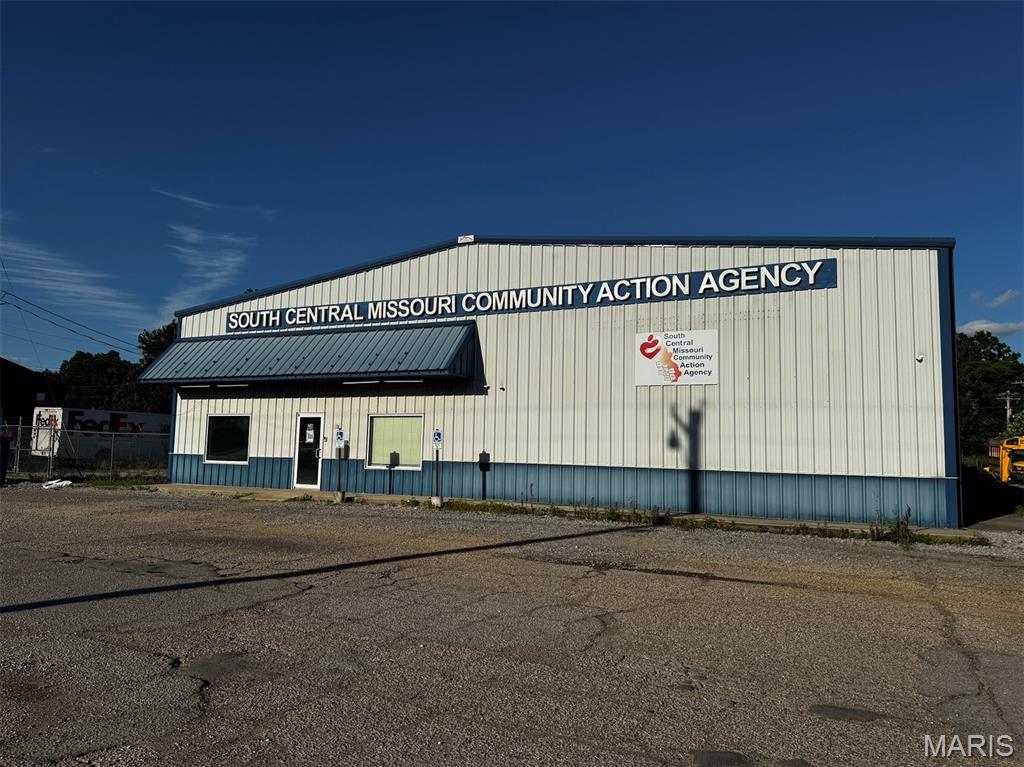 1716 S Broadway Street Property Photo 2