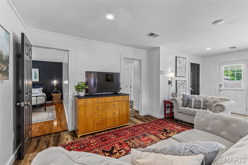 501 W Wayne Street Property Photo 4
