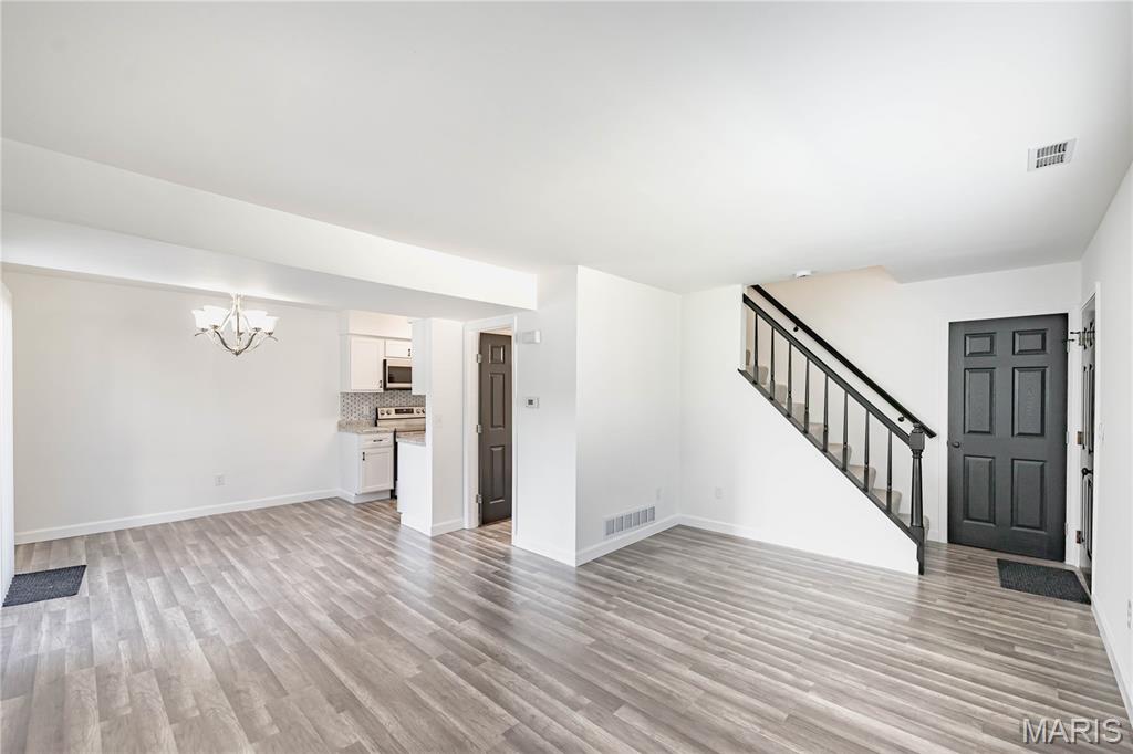 13 Dixons Court B Property Photo 5