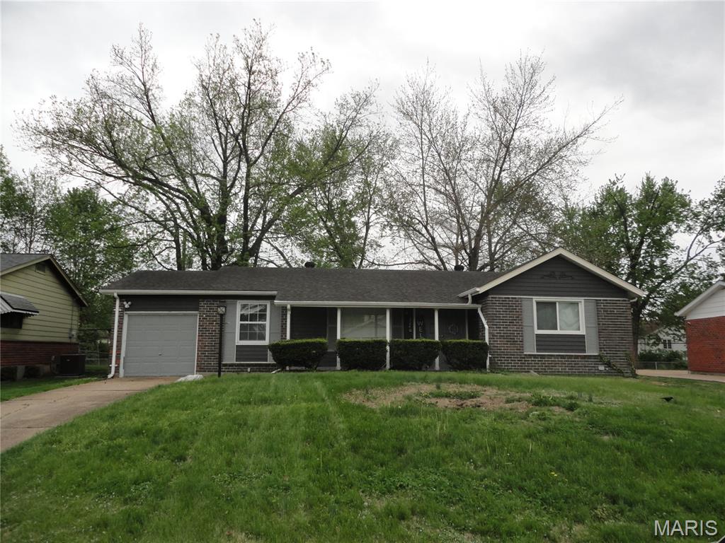 2240 Windsor Drive Property Photo 1