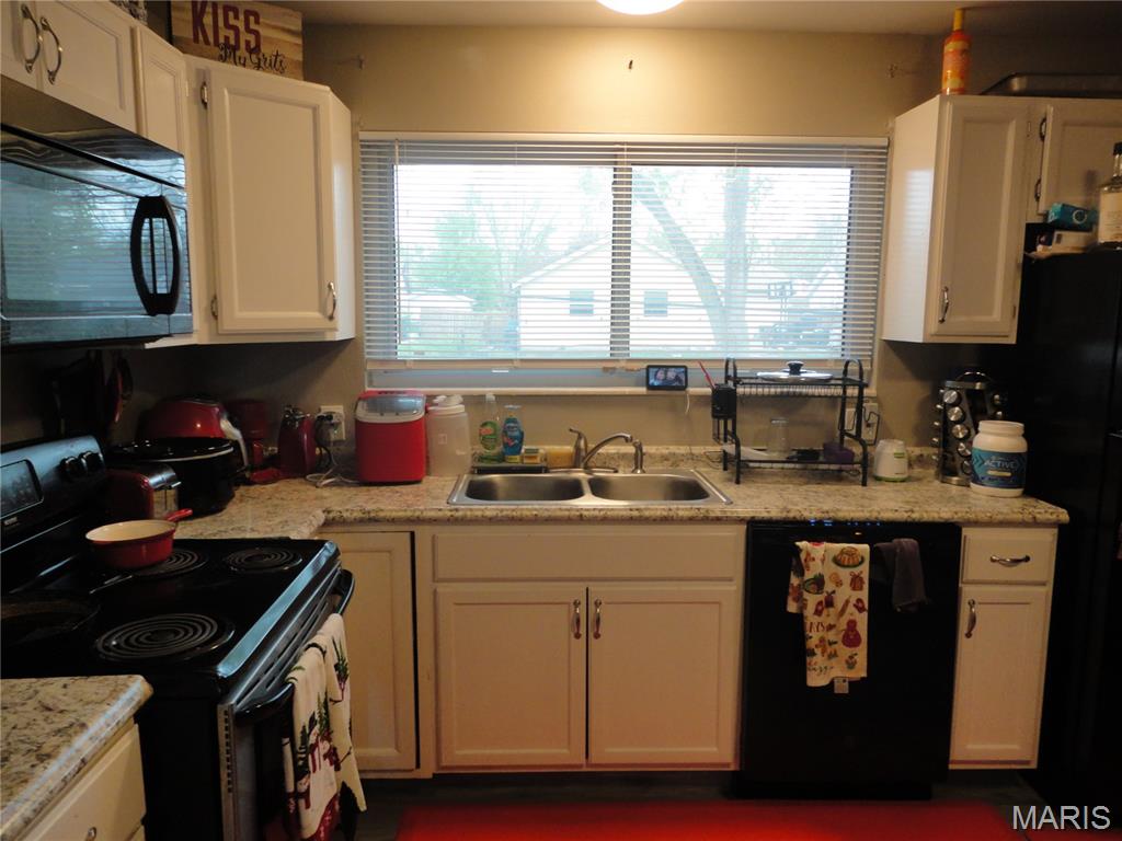 2240 Windsor Drive Property Photo 5