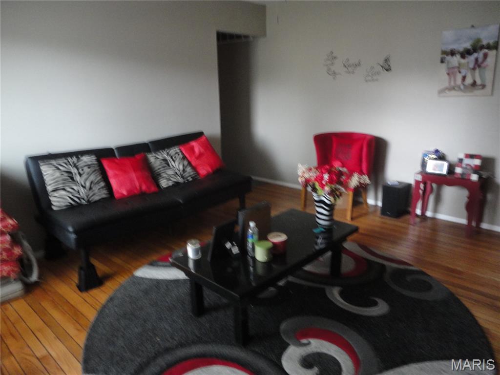 2240 Windsor Drive Property Photo 6