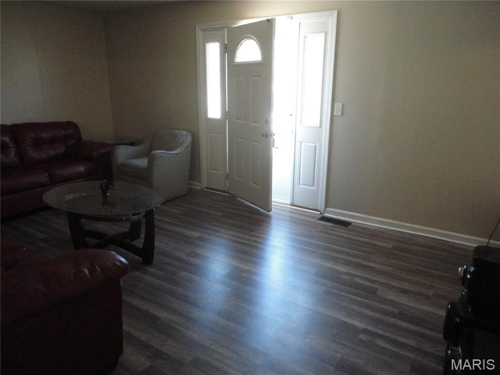 10323 Varnum Drive Property Photo 4