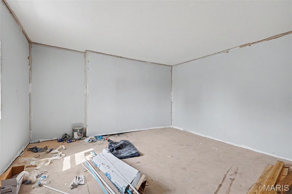 3067 Marcus Avenue Property Photo 7