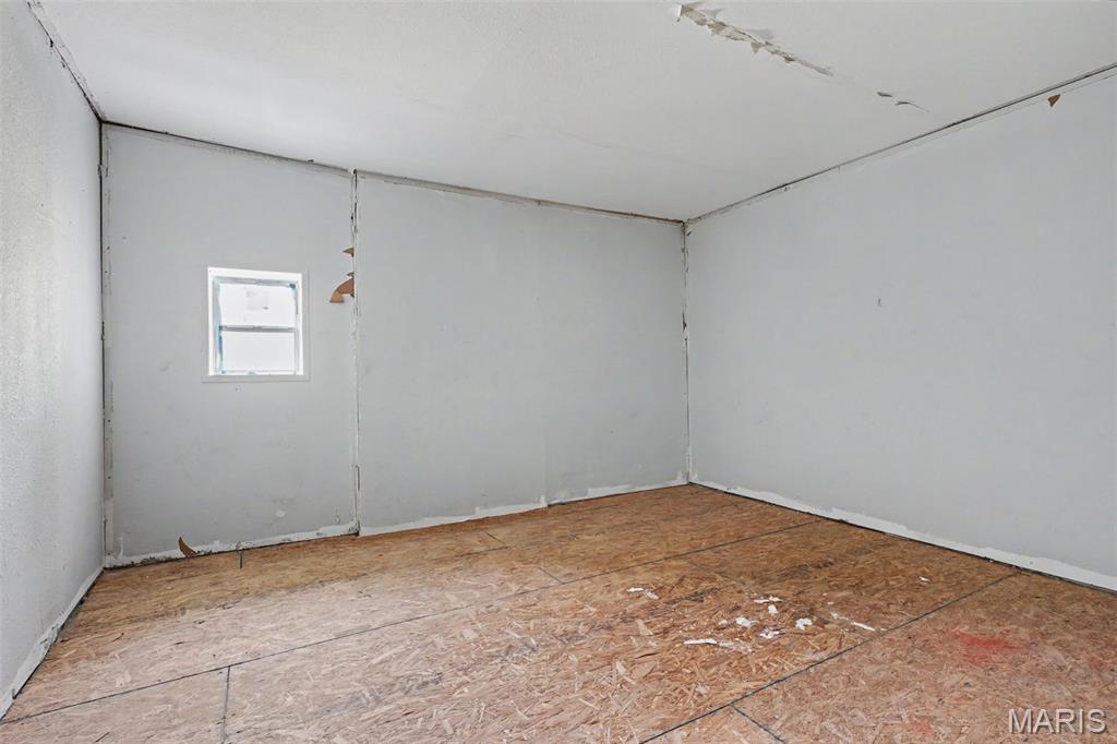 3067 Marcus Avenue Property Photo 8