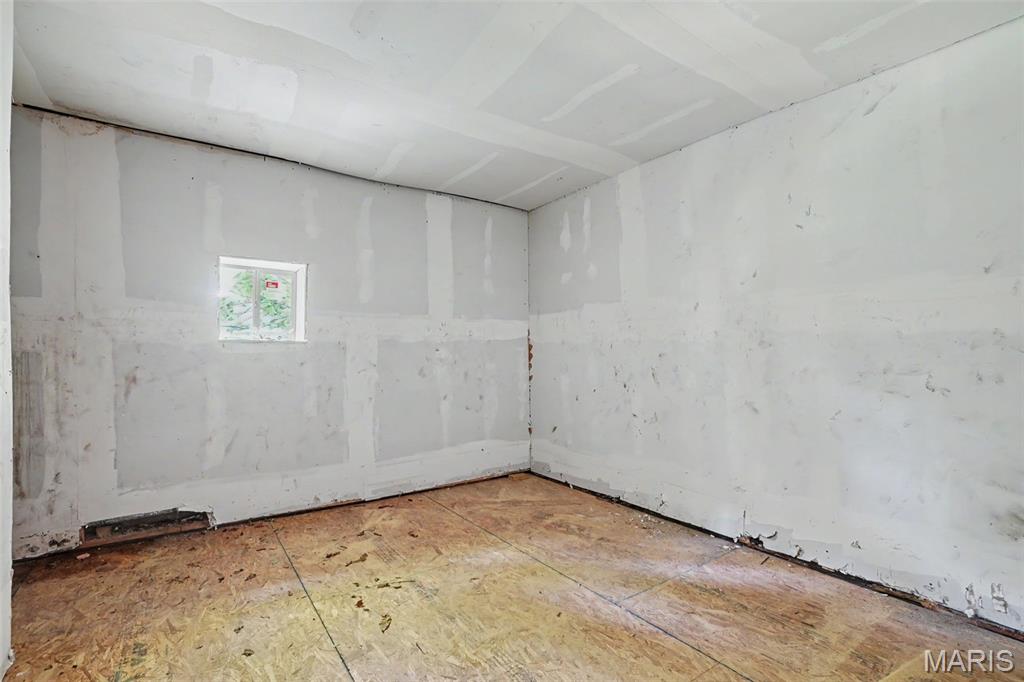 3067 Marcus Avenue Property Photo 9
