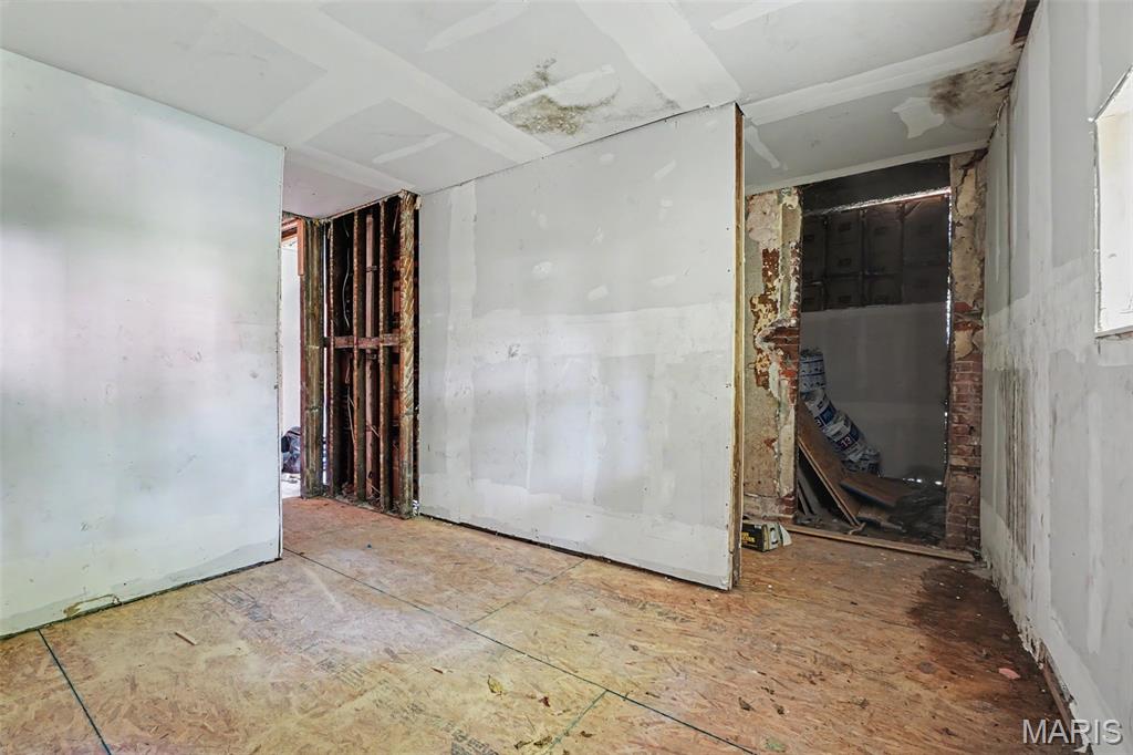 3067 Marcus Avenue Property Photo 10