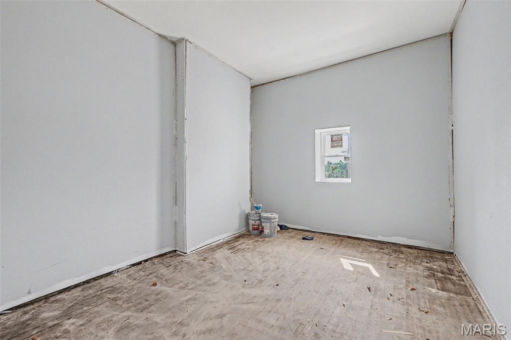 3067 Marcus Avenue Property Photo 14