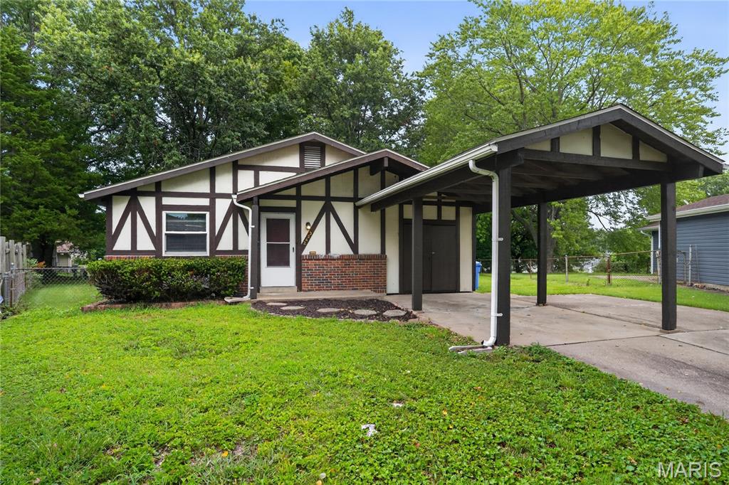 2423 Soundview Court Property Photo 1