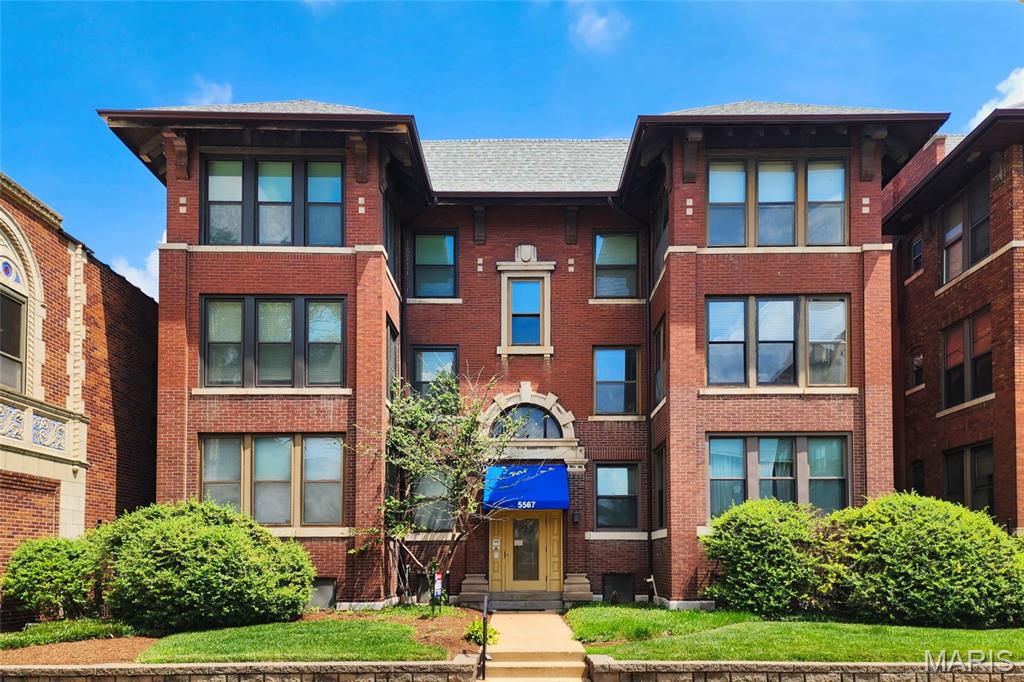 5567 Pershing Avenue 2w Property Photo 1
