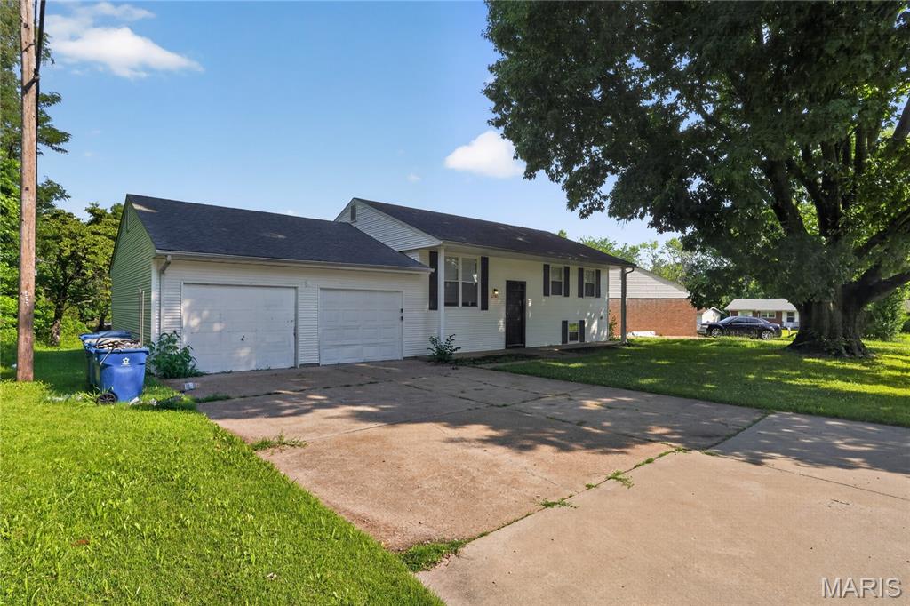 12083 Garden Lane Property Photo 3