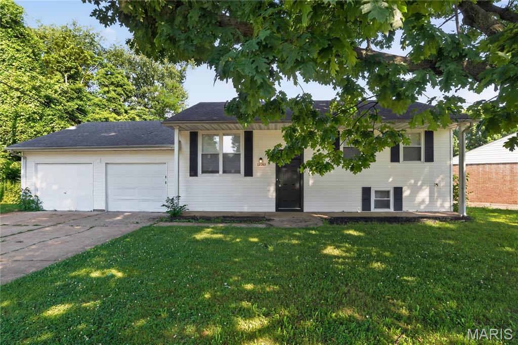 12083 Garden Lane Property Photo 4