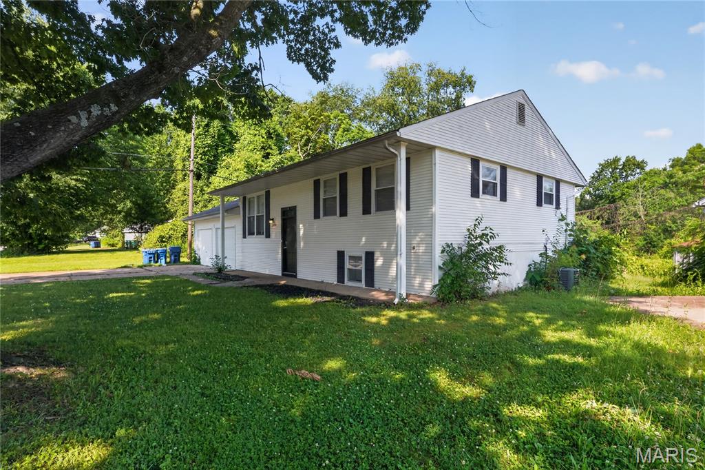 12083 Garden Lane Property Photo 6