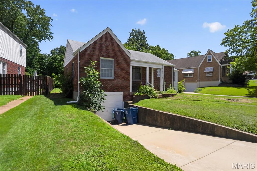 9013 Pallardy Lane Property Photo 3