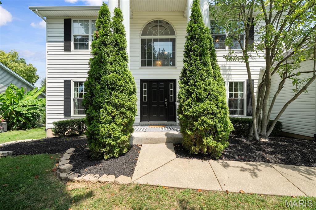876 Emerald Place Drive Property Photo 2