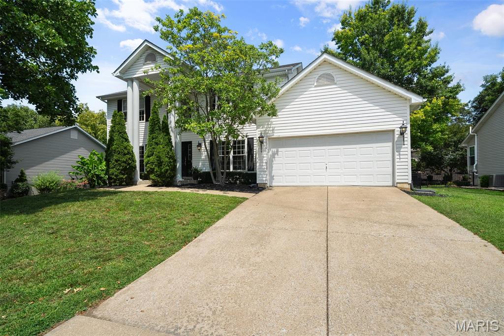 876 Emerald Place Drive Property Photo 3