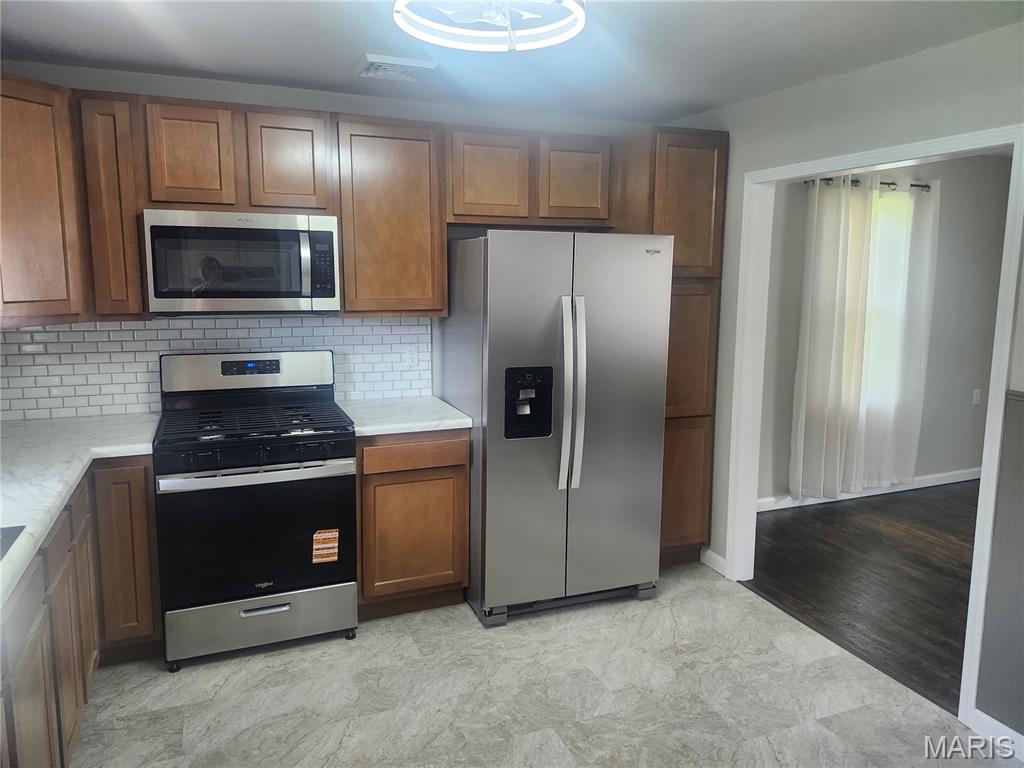 106 S Pearl Street Property Photo 3