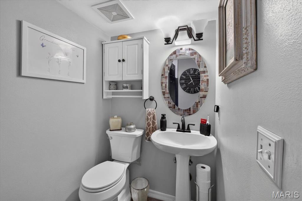 7903 Royal Arms Court Property Photo 7