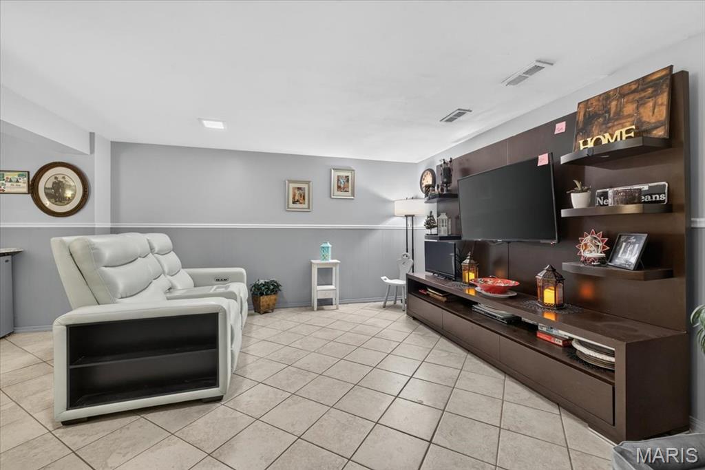 7903 Royal Arms Court Property Photo 17