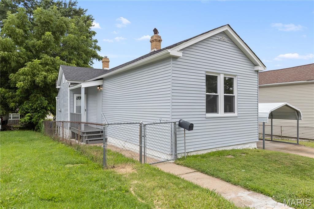 811 Regina Avenue Property Photo 1