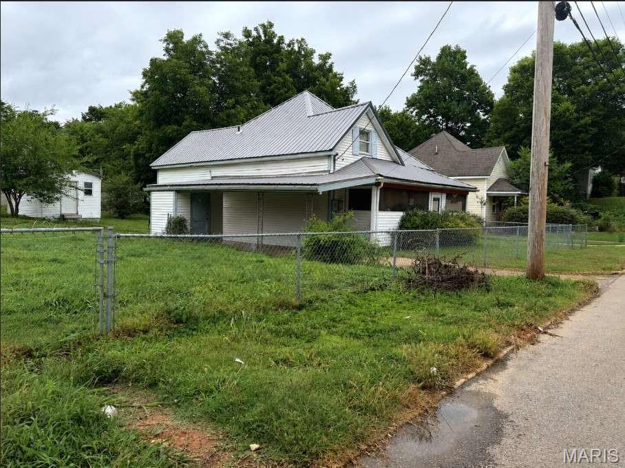 1005 Spring Street