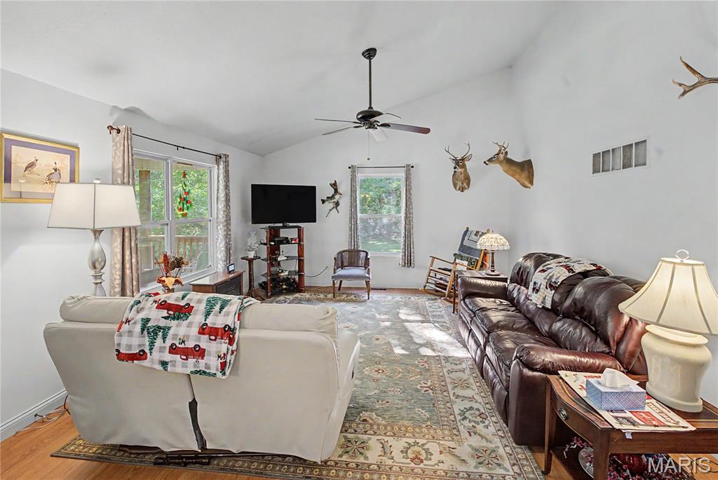 28094 Bcr 853 Property Photo 28