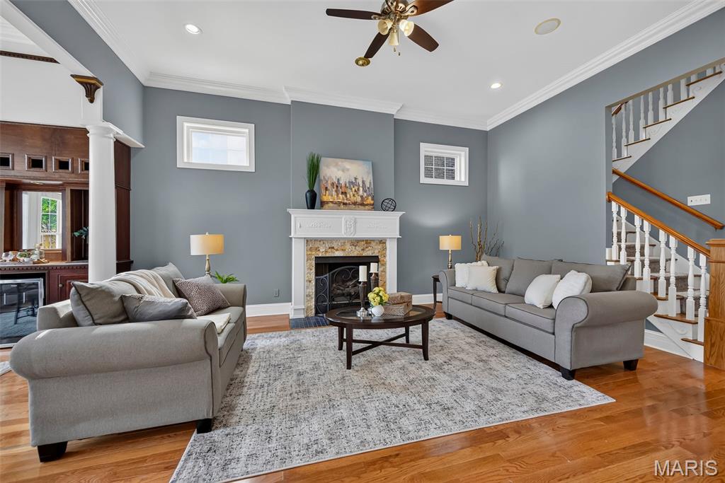5285 Washington Place Property Photo 18