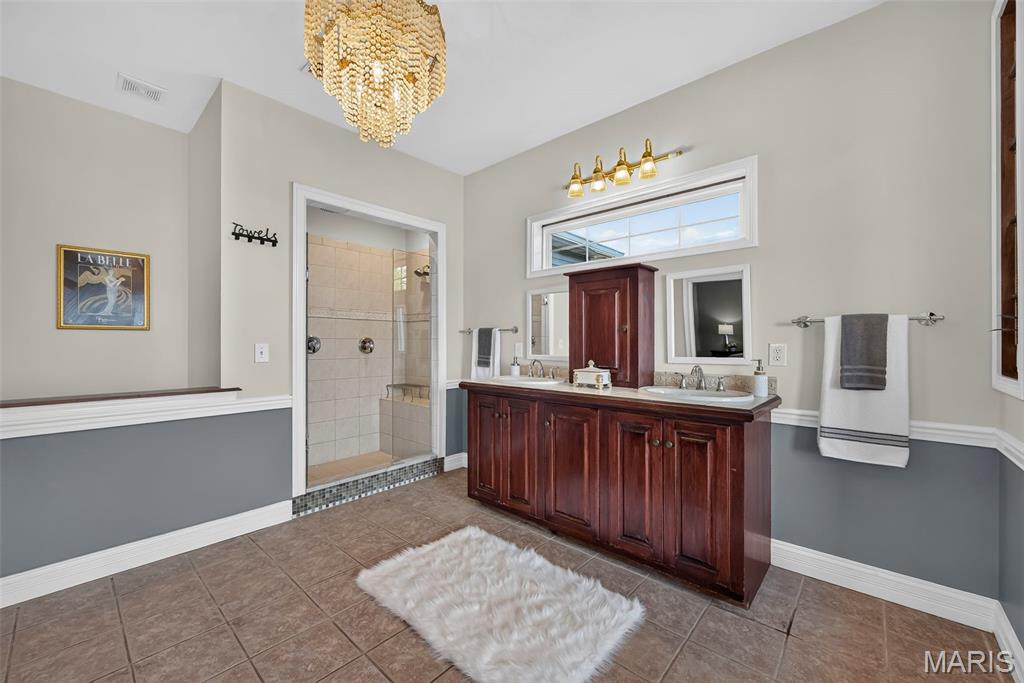 5285 Washington Place Property Photo 43