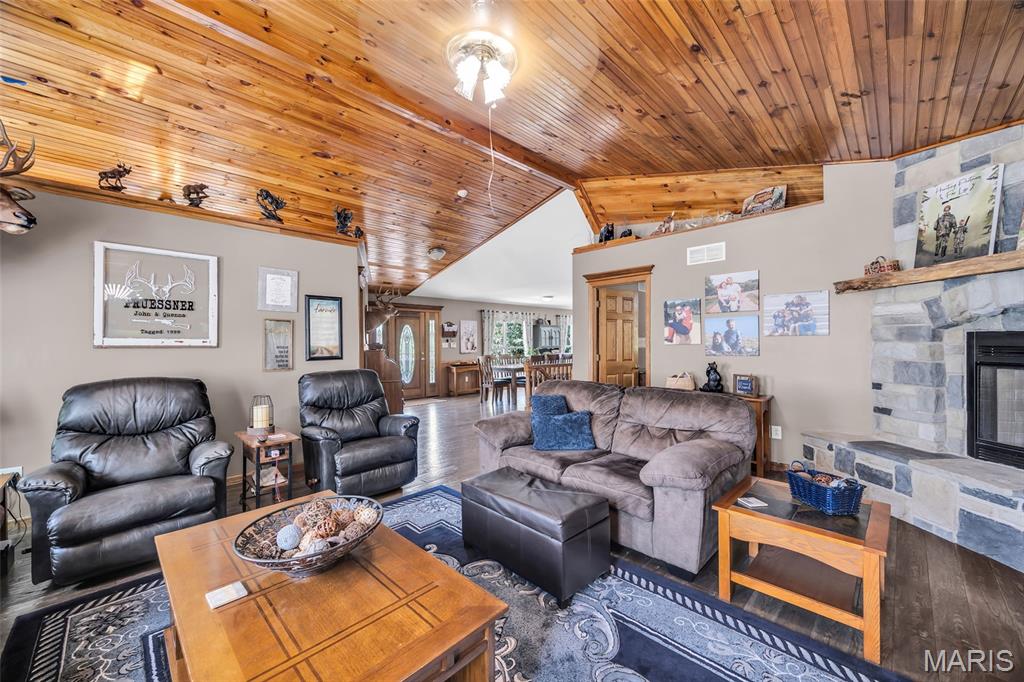 1315 Highway E Property Photo 11
